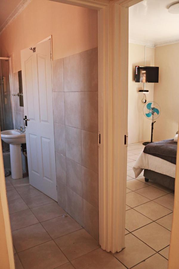 My Guesthouse Kimberley Esterno foto